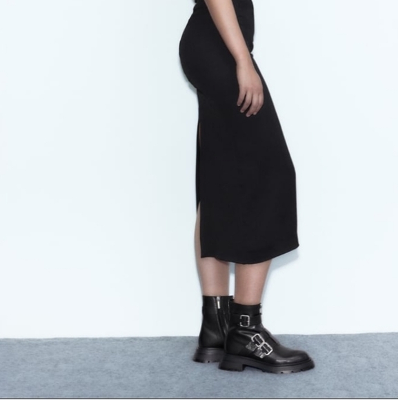 ZARA low heeled Leather ankle boots with buckles - Picture 9 of 11